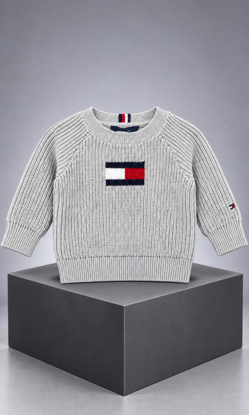 Suéter Tommy Hilfiger para bebé 3-6 meses color gris