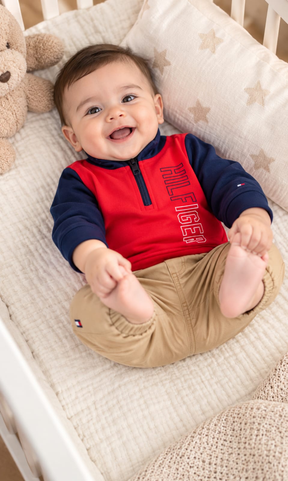 Conjunto Tommy Hilfiger de pantalón y sudadera para bebé 3-6 meses