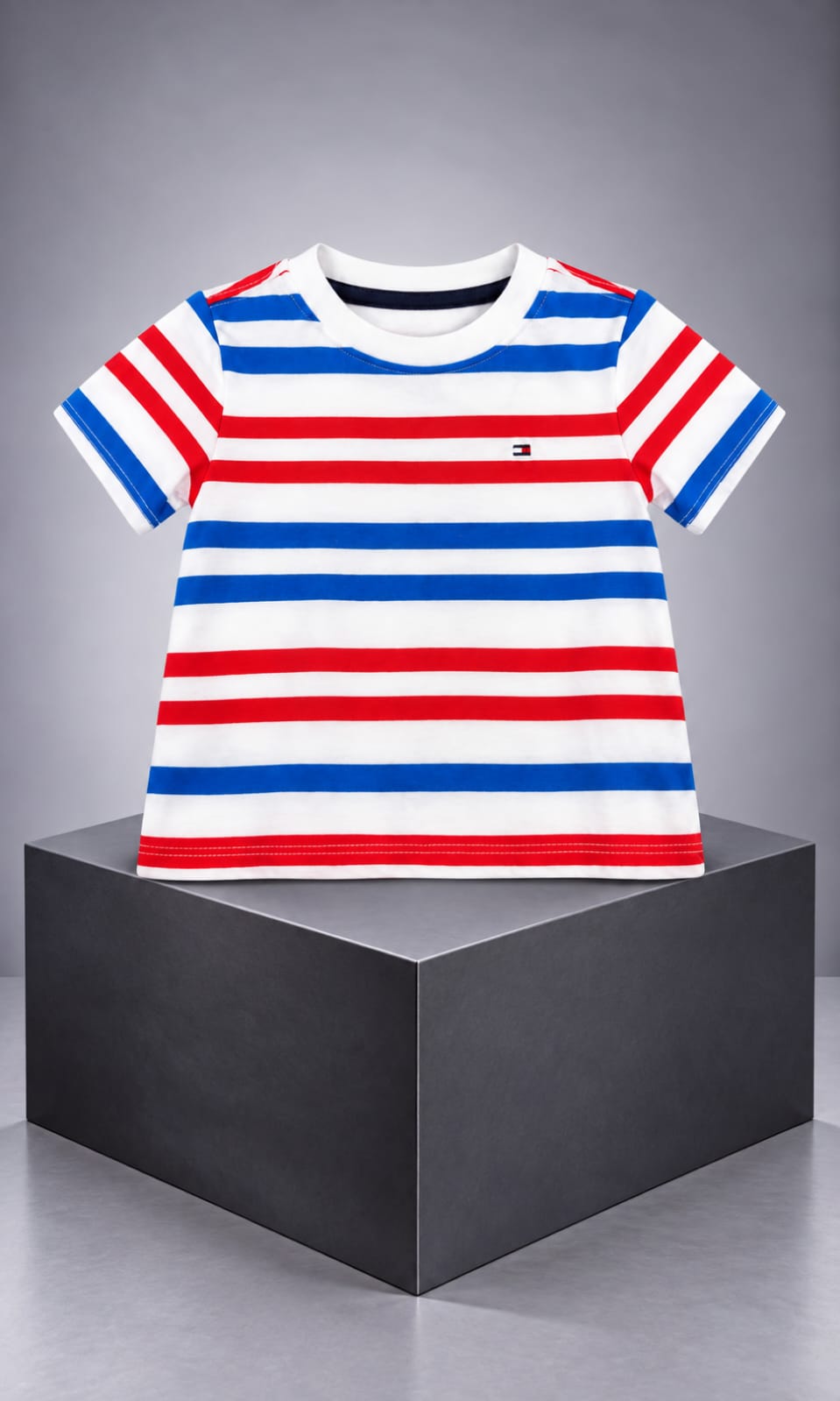 Playera de manga corta para bebé de 12 meses en blanco, azul y rojo – Tommy Hilfiger