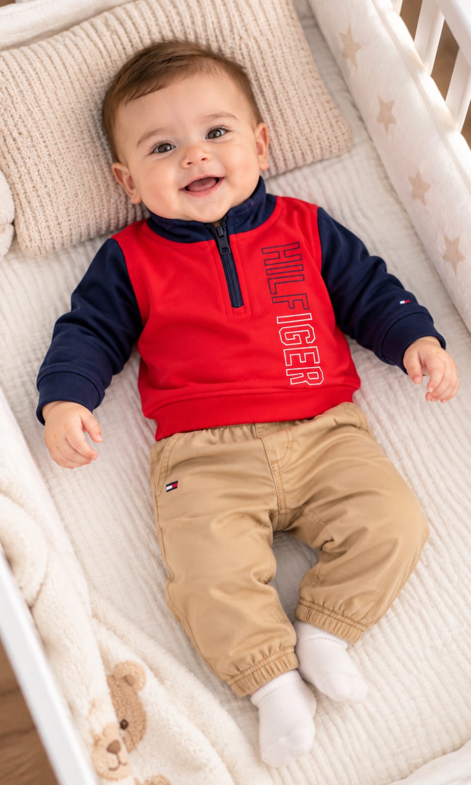 Conjunto Tommy Hilfiger de pantalón y sudadera para bebé 3-6 meses