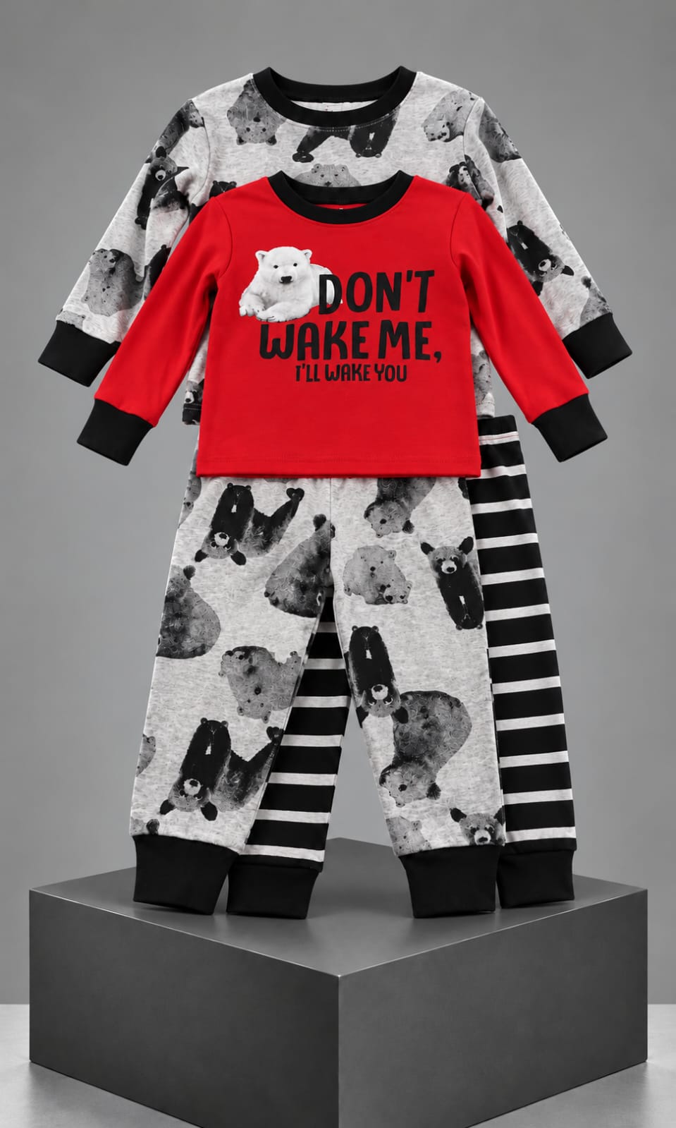 Set de 2 Pijamas para Bebé Carters de 12 Meses en Gris, Negro y Rojo