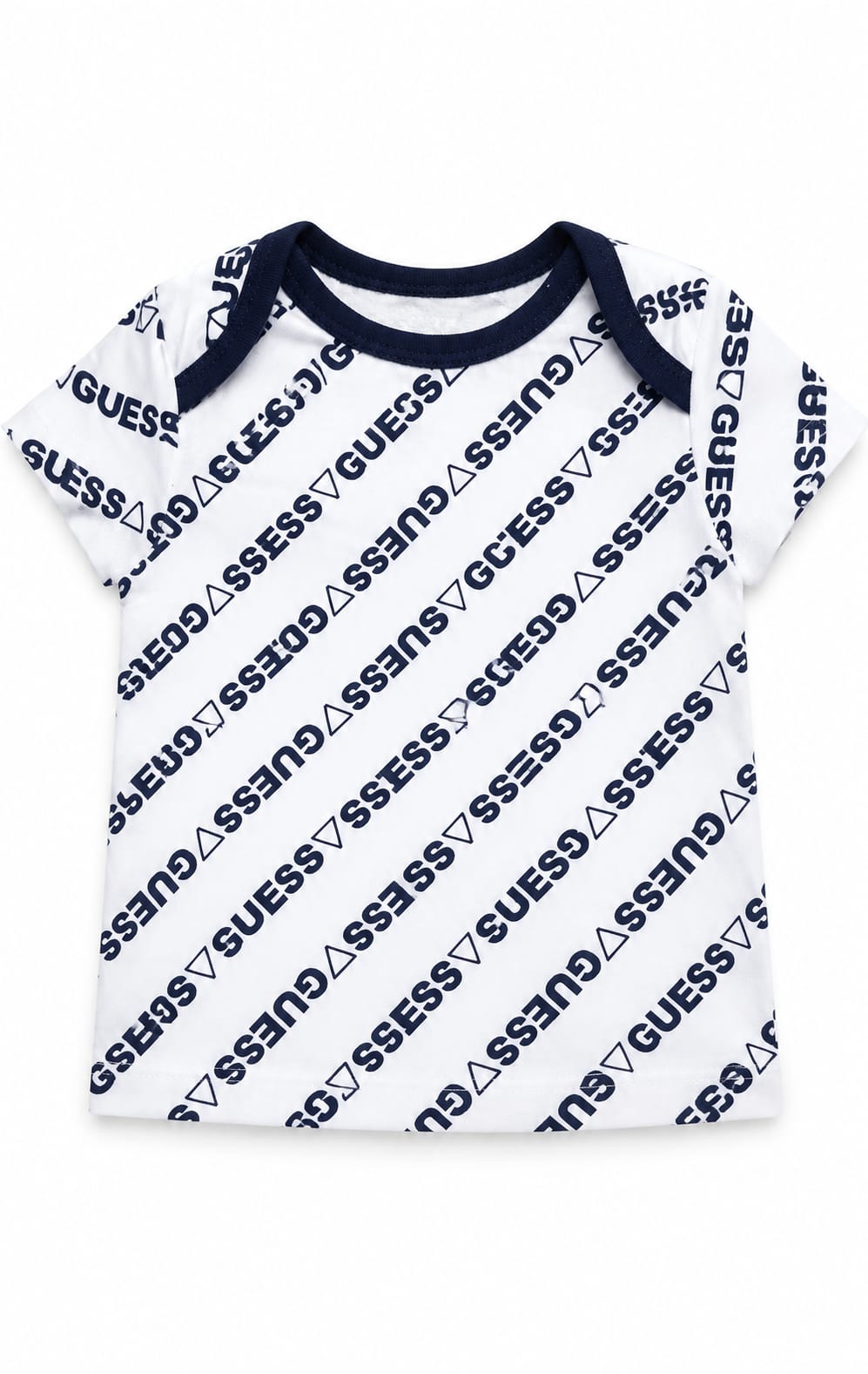 Pack de 3 Piezas GUESS para Niño 3 a 6 Meses Pañalero Playera y Short