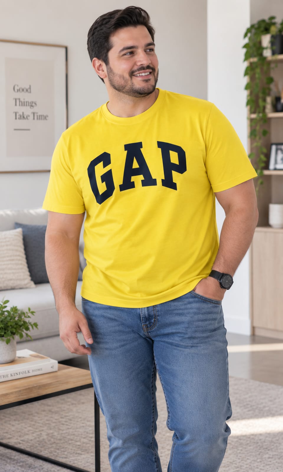 Playera GAP para Hombre Amarilla con Logo Negro Cuello Redondo