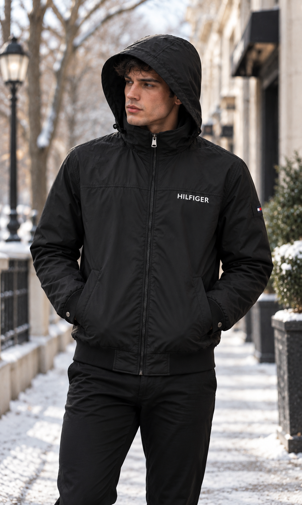 Chamarra Negra Tommy Hilfiger Para Caballero Con Gorro