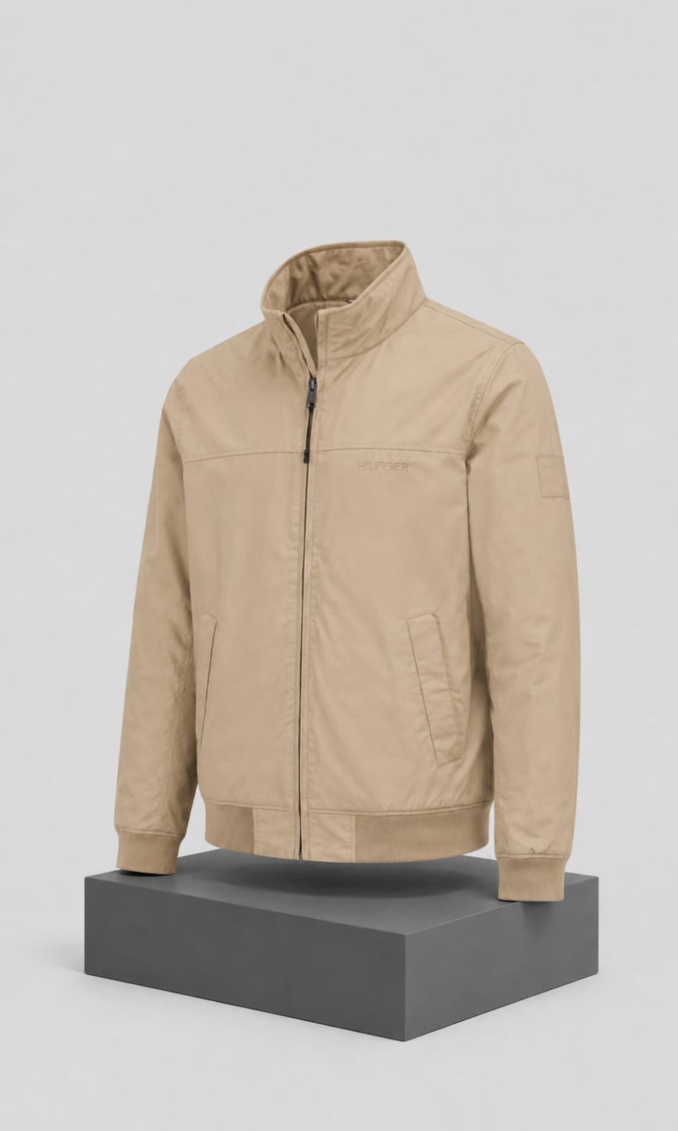 Chamarra Beige Para Caballero Tommy Hilfiger Con Gorro