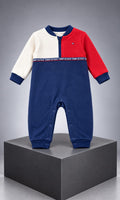 Mameluco Tommy Hilfiger para bebé 6-9 meses color azul marino, rojo y blanco