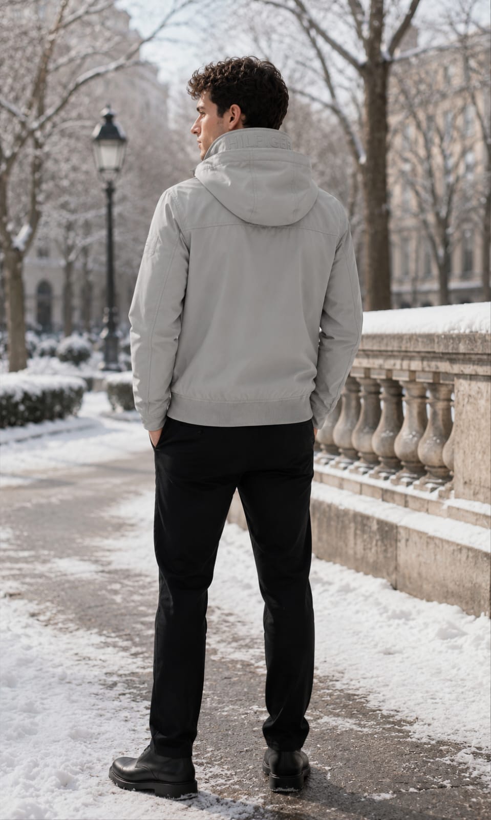 Chamarra Gris Caballero Tommy Hilfiger Resistente al Agua Con Gorro
