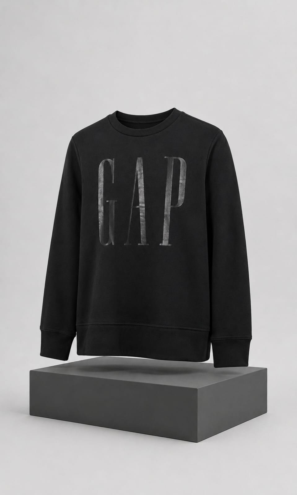 Sudadera GAP Para Mujer Color Negra Cuello Redondo Sin Gorro
