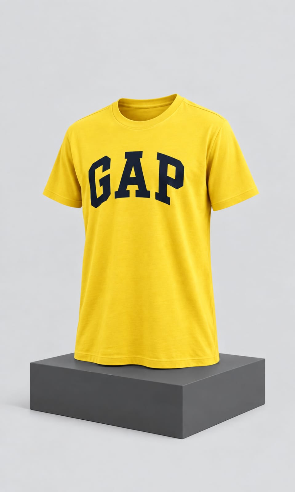 Playera GAP para Hombre Amarilla con Logo Negro Cuello Redondo