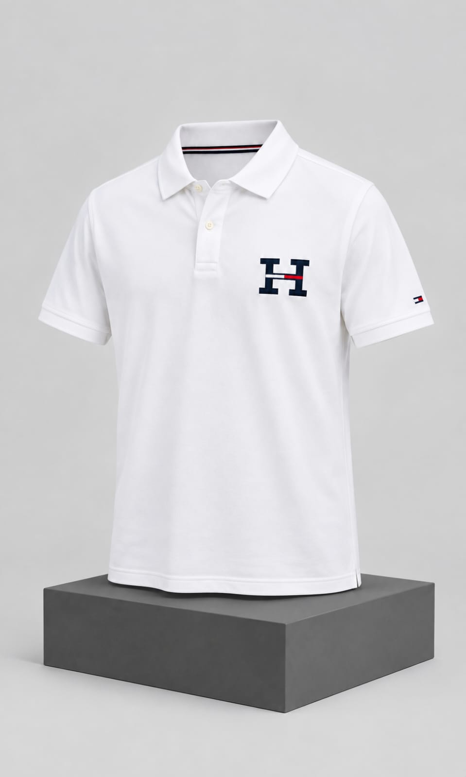 Playera para Hombre Blanca con Detalle de Inicial Tommy Hilfiger