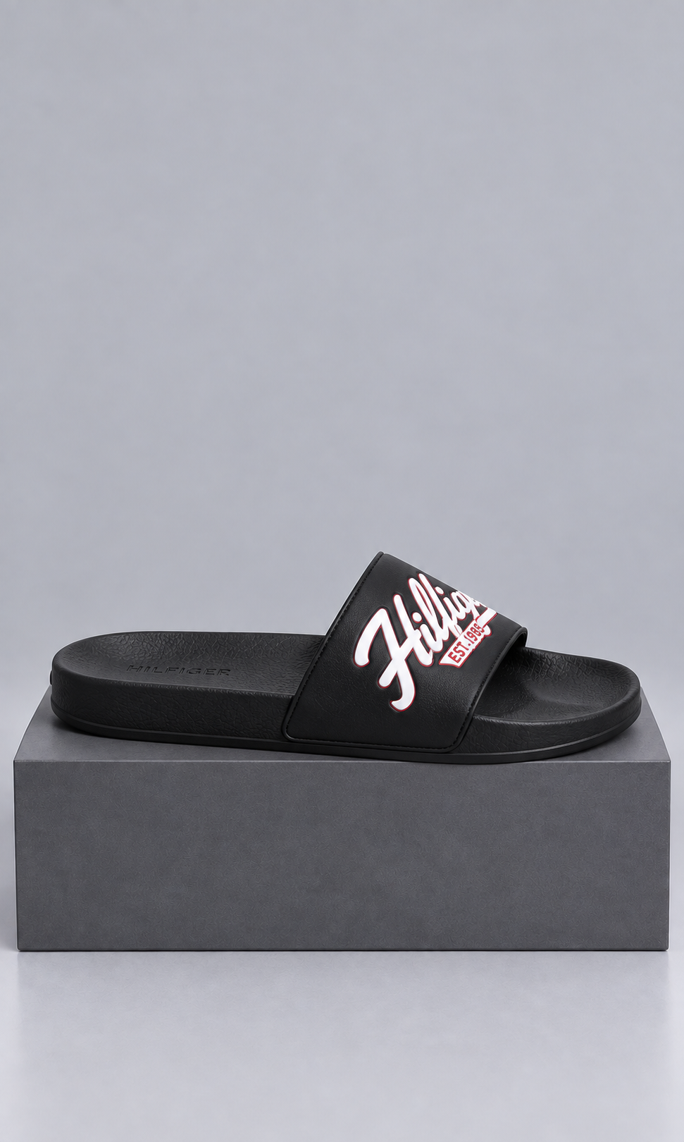 Sandalias Unisex Negras con Detalle Rojo Cómodas y Versátiles