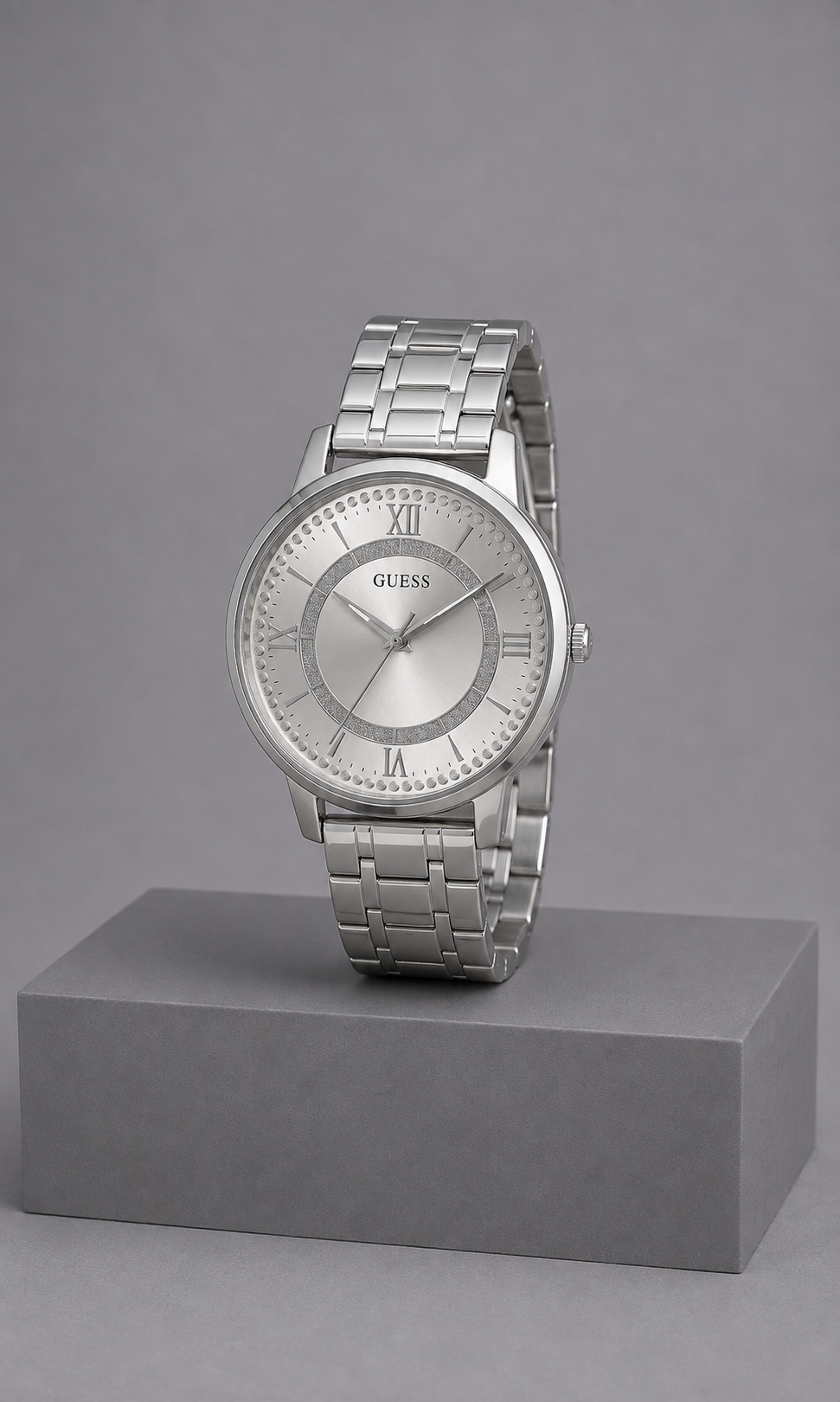 Reloj Guess U0933L1 para Dama Plateado con Dial Aperlado 40 mm