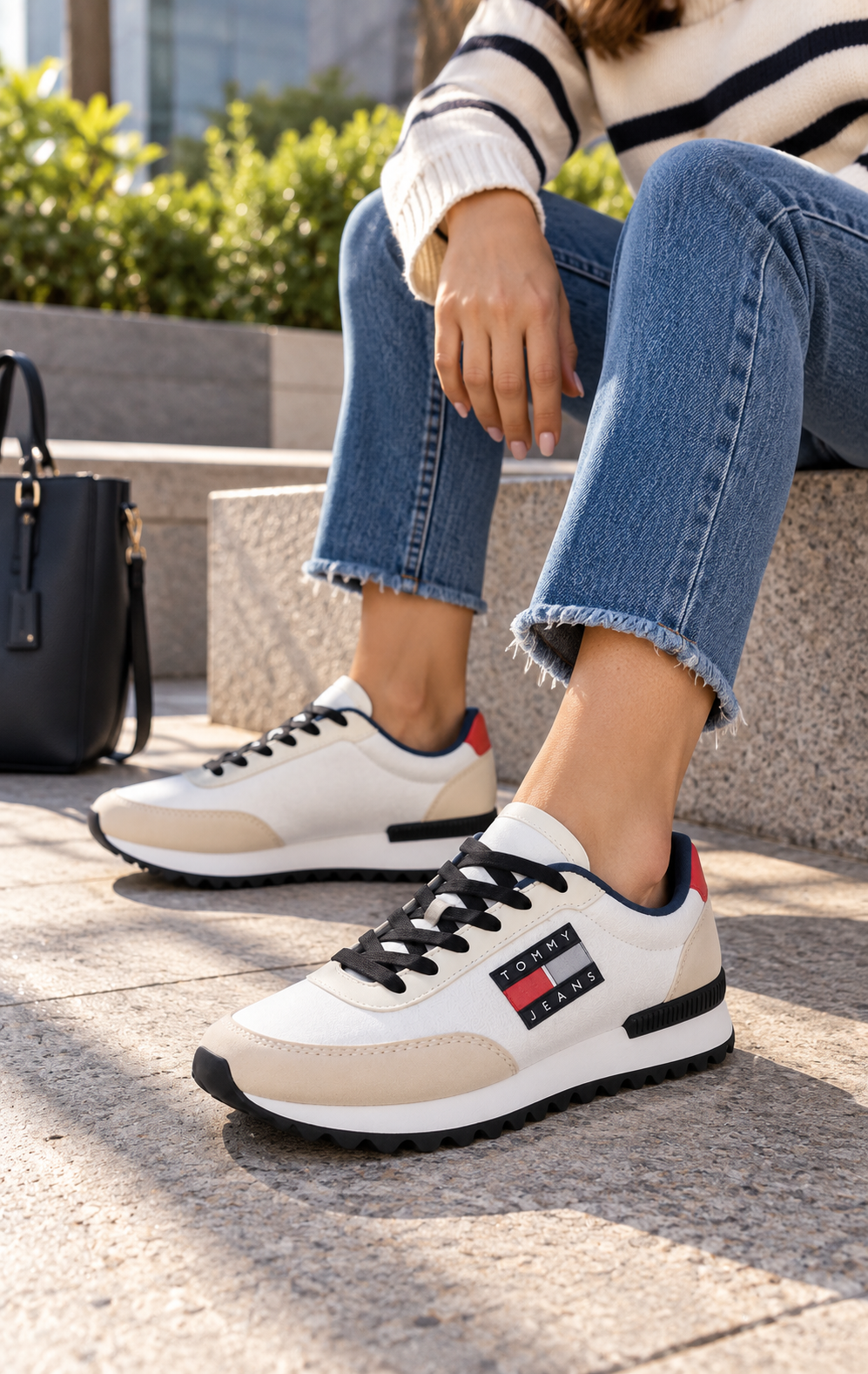 Tenis para Mujer XW02890100 Blancos, Beige y Negros