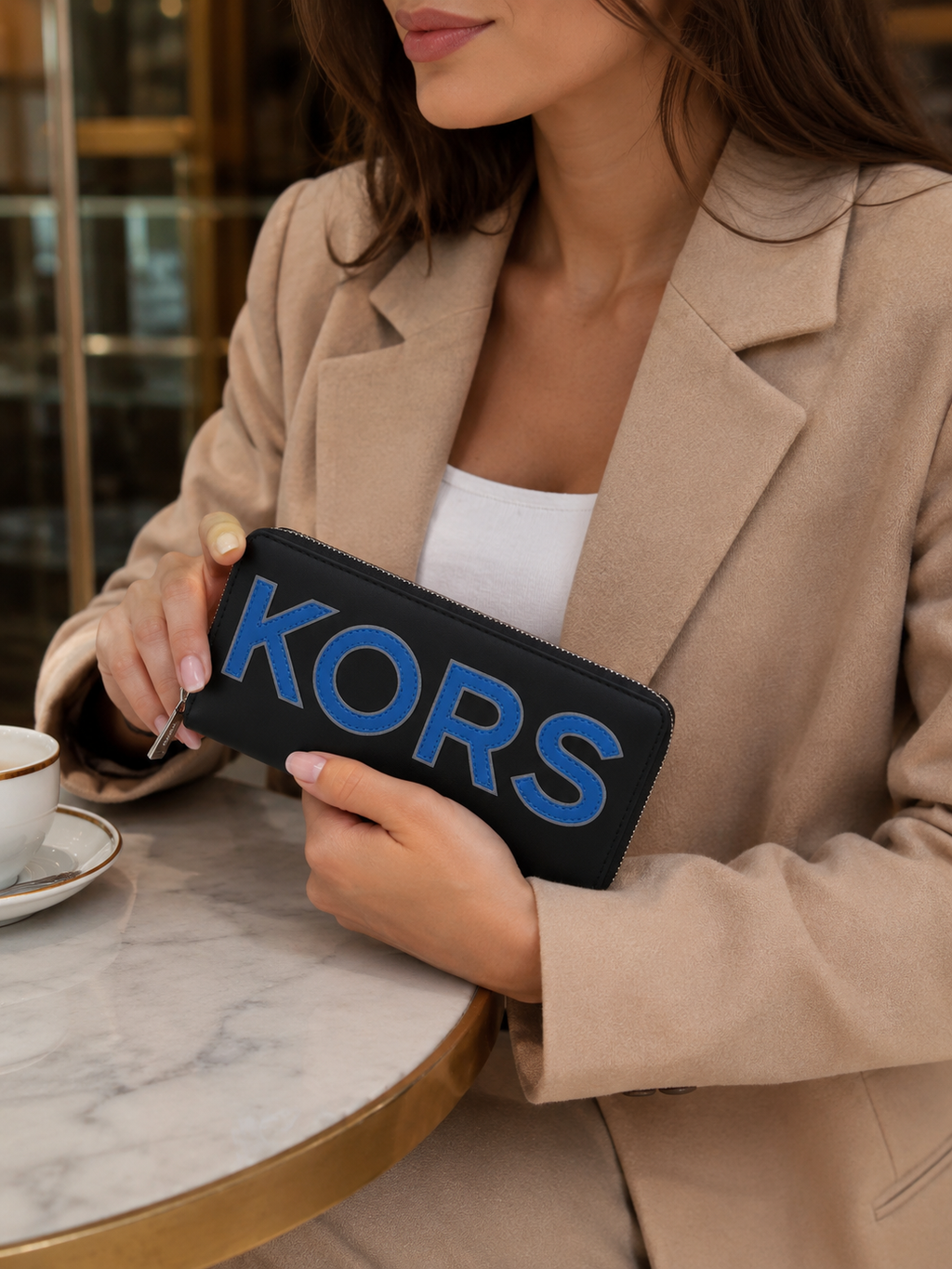 Cartera Michael Kors para Mujer Negra con Detalles en Azul