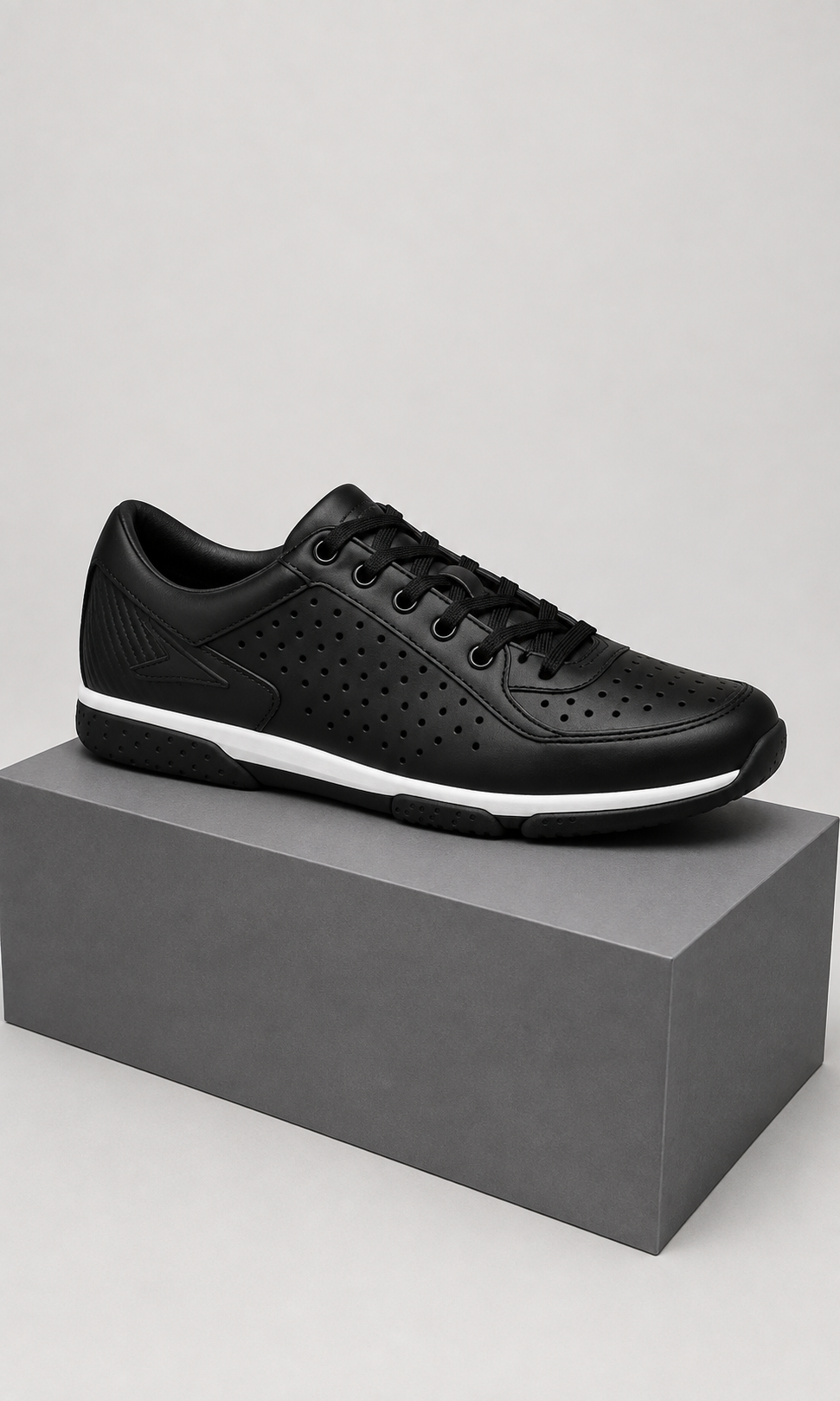 Tenis Turner Project T-Swolemate para Hombre Negro con Blanco