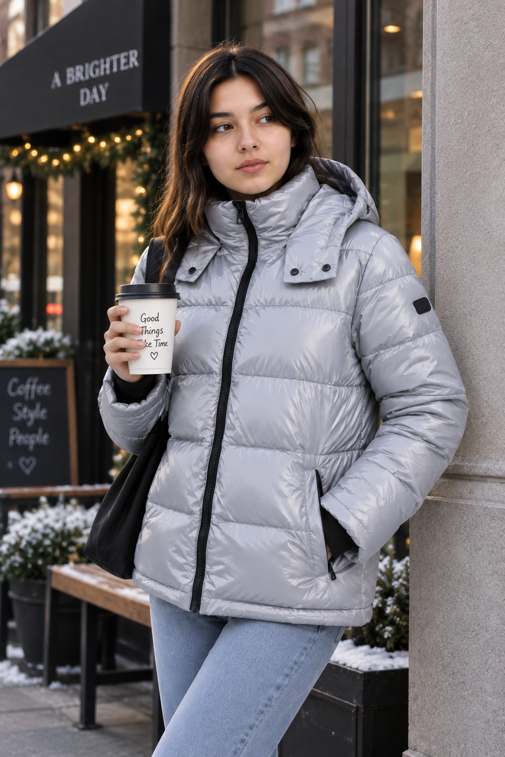 Chamarra Calvin Klein para Mujer Plateada Brillante con Detalles Negros
