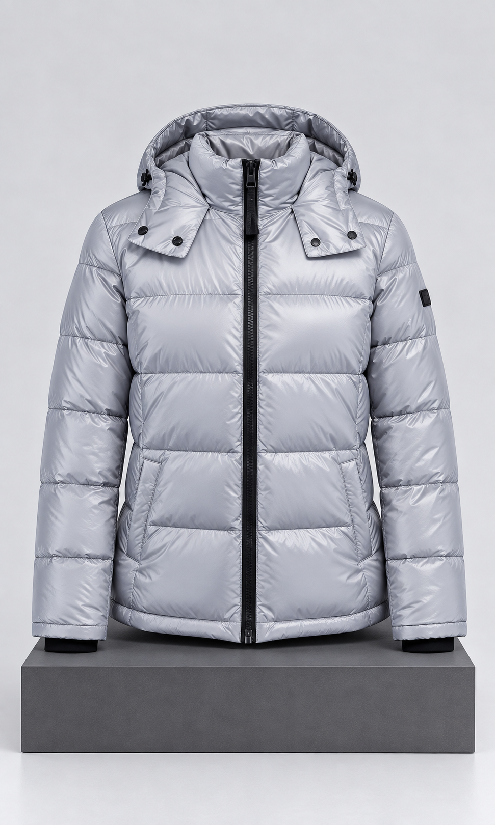 Chamarra Calvin Klein para Mujer Plateada Brillante con Detalles Negros