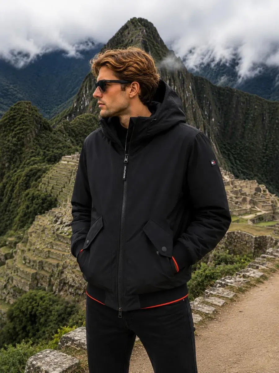 Chamarra para Hombre Negra con Naranja, Acolchada y con Gorro