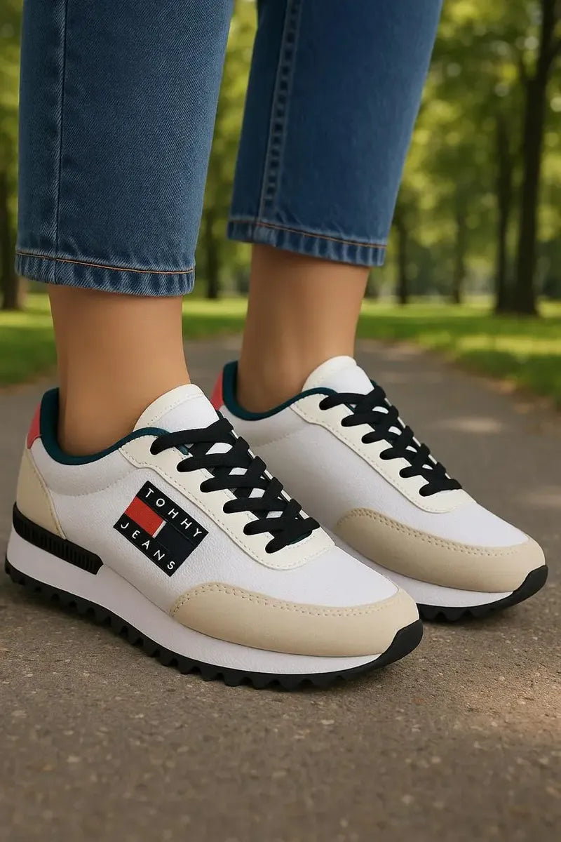 Tenis para Mujer XW02890100 Blancos, Beige y Negros