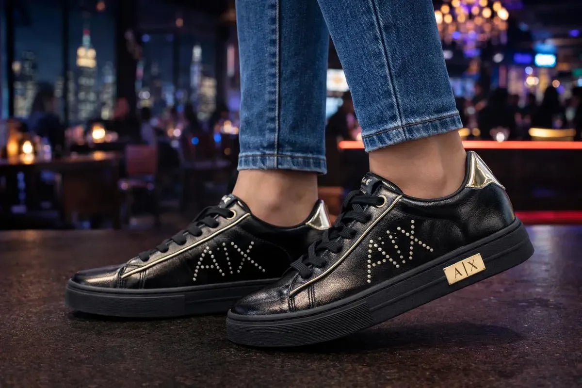 Tenis Armani Exchange XDX079 para Dama Negro y Dorado