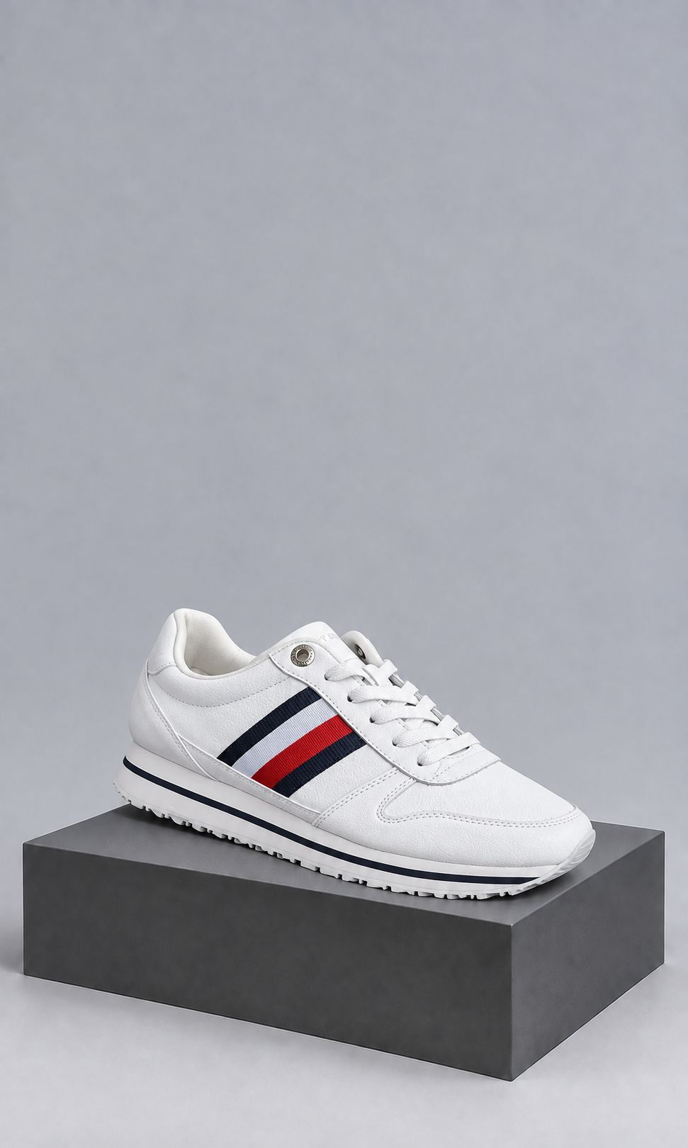 Tenis para Dama Blancos con Franjas Azul Marino y Rojo
