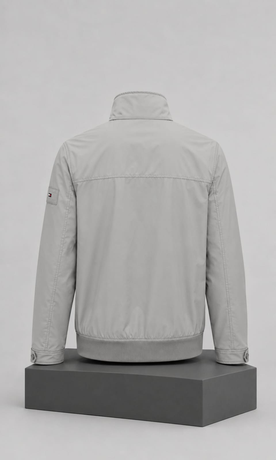 Chamarra Gris Caballero Tommy Hilfiger Resistente al Agua Con Gorro
