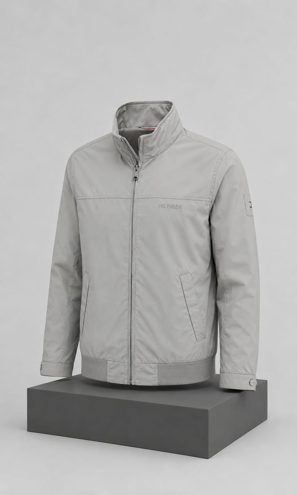 Chamarra Gris Caballero Tommy Hilfiger Resistente al Agua Con Gorro