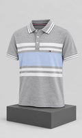 Playera para Hombre Gris con Franjas en Azul Claro y Blanco Tommy Hilfiger