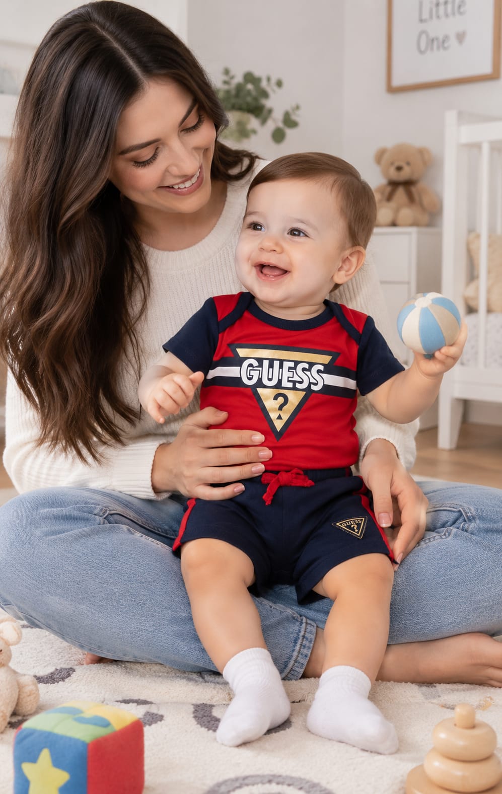 Pack de 3 Piezas GUESS para Niño 3 a 6 Meses Pañalero Playera y Short
