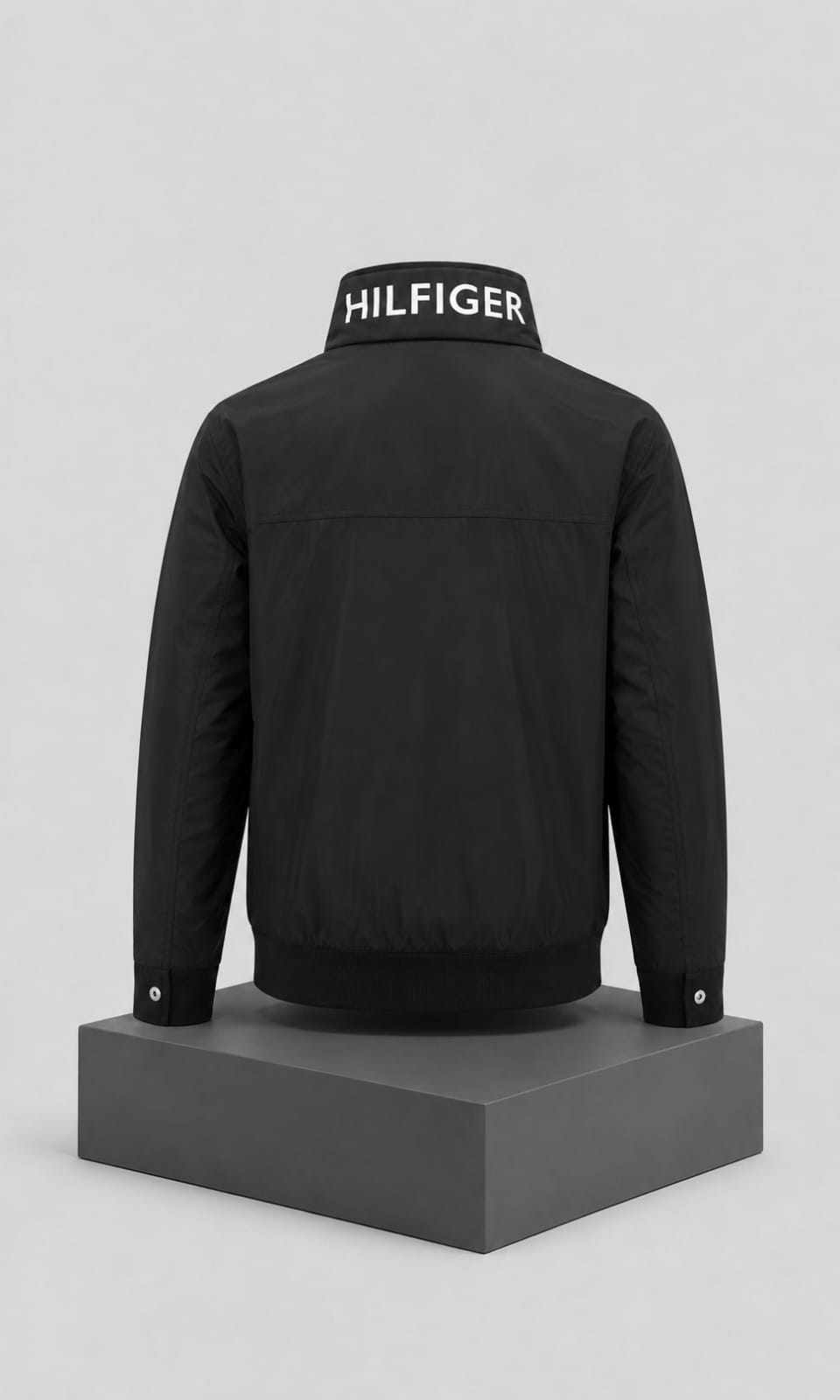 Chamarra Negra Tommy Hilfiger Para Caballero Con Gorro