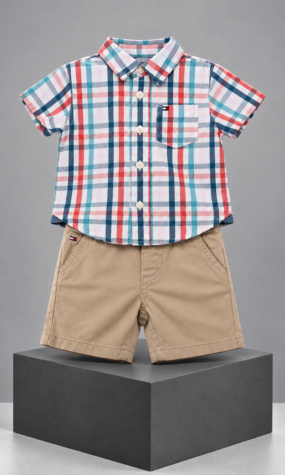 Conjunto Tommy Hilfiger de short y camisa para bebé 3-6 meses multicolor