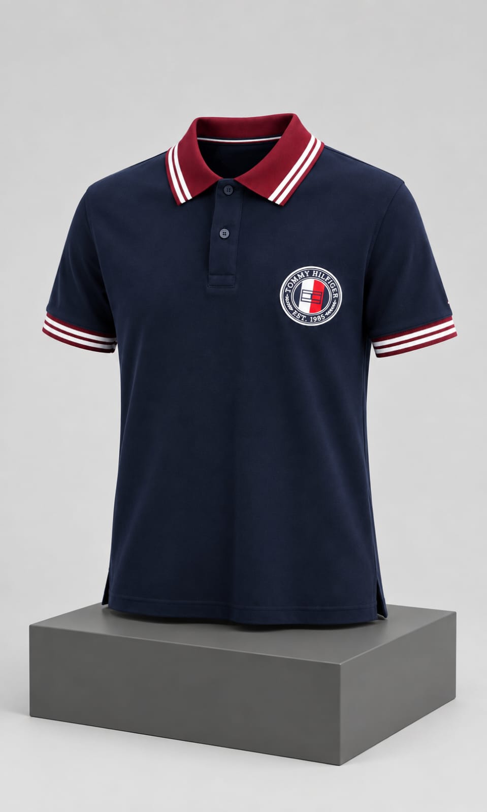 Playera para Hombre Azul Marino con Detalles en Cuello y Mangas Tommy Hilfiger